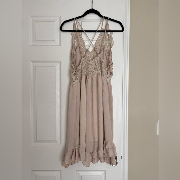 Cream Lace Dress Size M Adjustable Straps MIDI Length Great Condition - Picture 2 of 2
